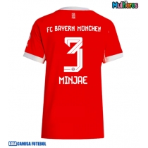 Camisa de Futebol Bayern Munich Kim Min-jae #3 Equipamento Principal Mulheres 2025-26 Manga Curta